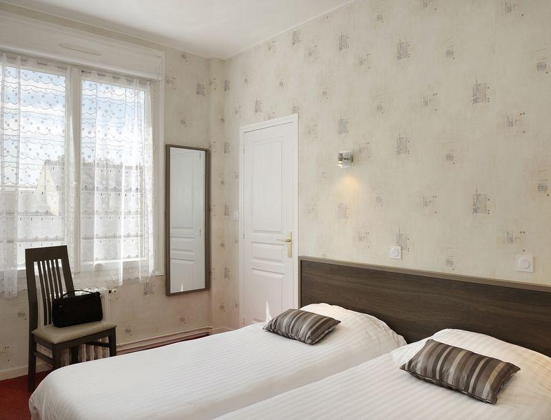 Logis Hotel Des Chateaux De La Loire Tours Exterior foto