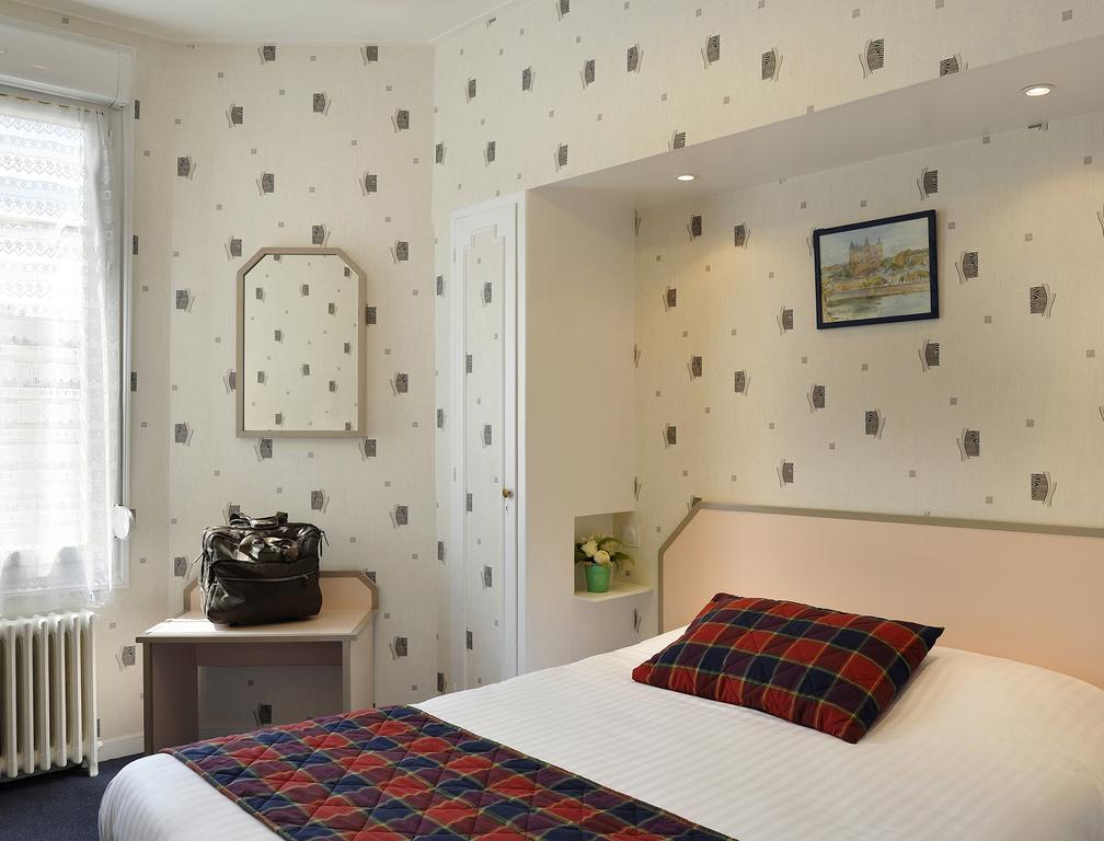 Logis Hotel Des Chateaux De La Loire Tours Zimmer foto